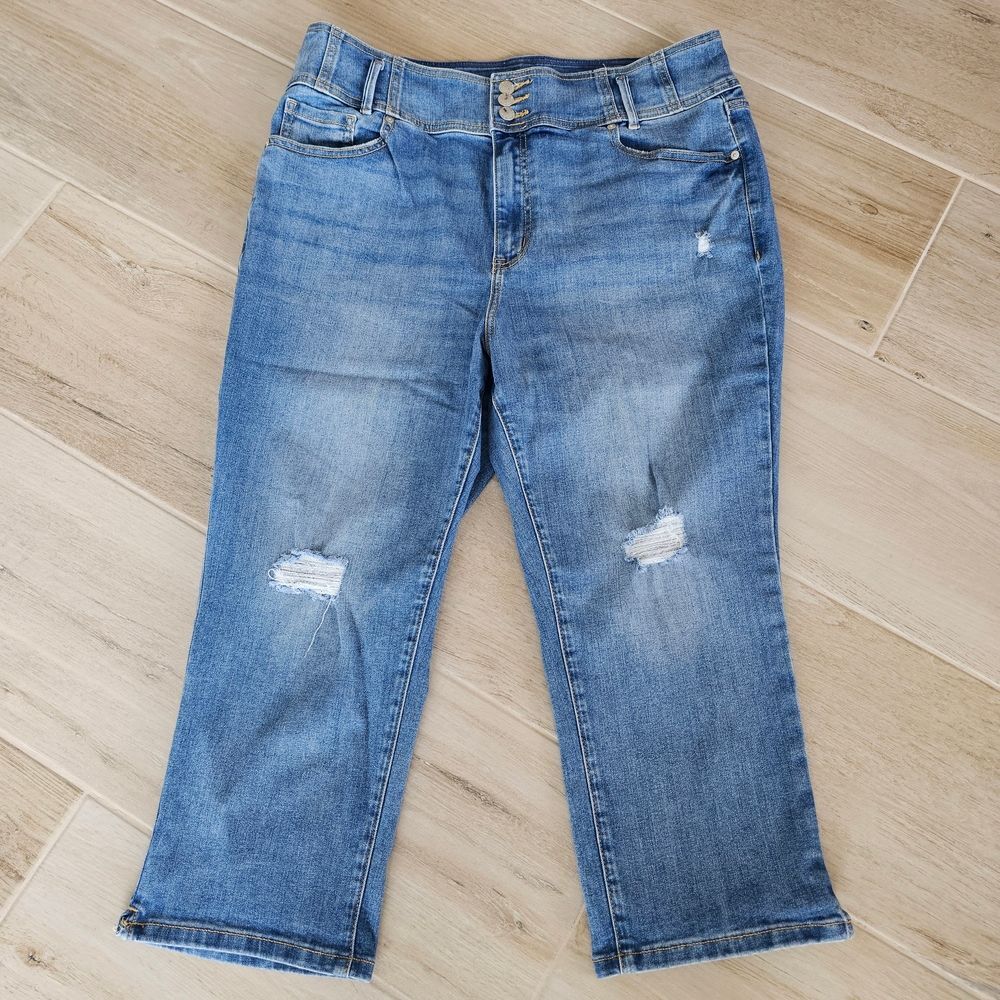 Lane Bryant Medium Blue Cropped Jeans, Sz 18 - EUC